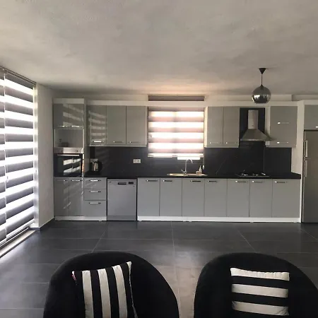 Vila D Lux 8 *
